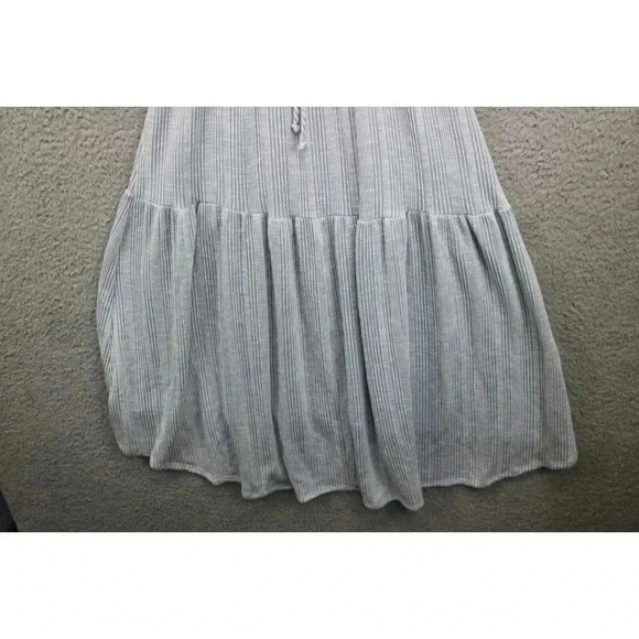 Caution to the Wind Sleeveless Tiered Midi Dress-Size Medium Jrs. - Picture 4 of 9